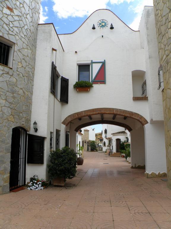 Waterside Apartment - Two Bedroom Ampuriabrava Habitación foto