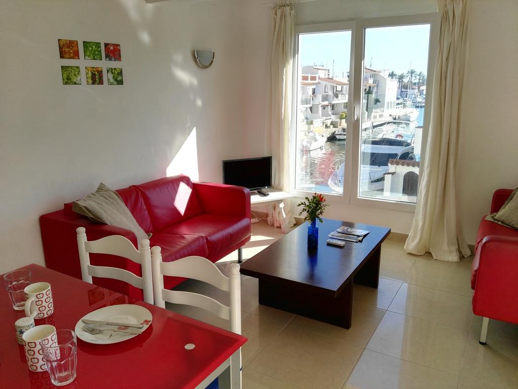 Waterside Apartment - Two Bedroom Ampuriabrava Habitación foto