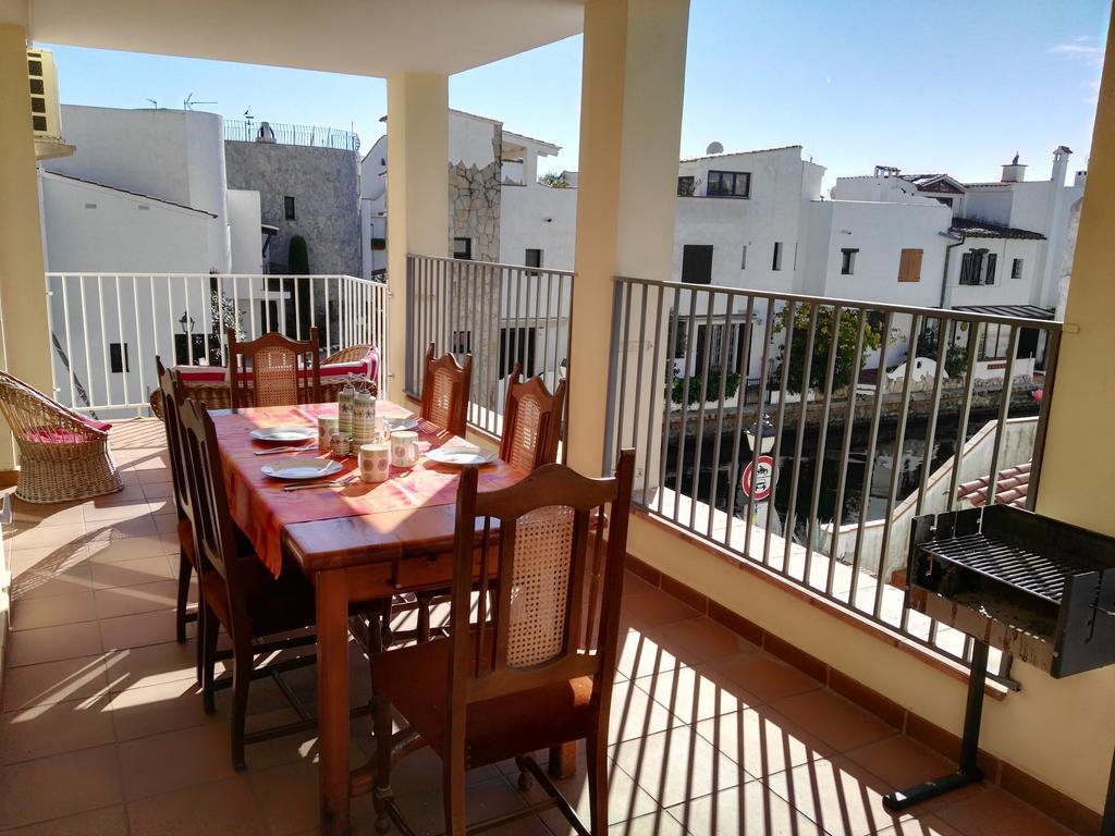 Waterside Apartment - Two Bedroom Ampuriabrava Habitación foto