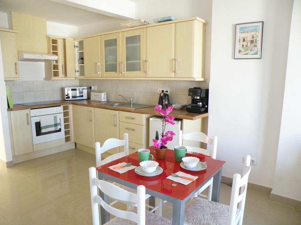 Waterside Apartment - Two Bedroom Ampuriabrava Habitación foto